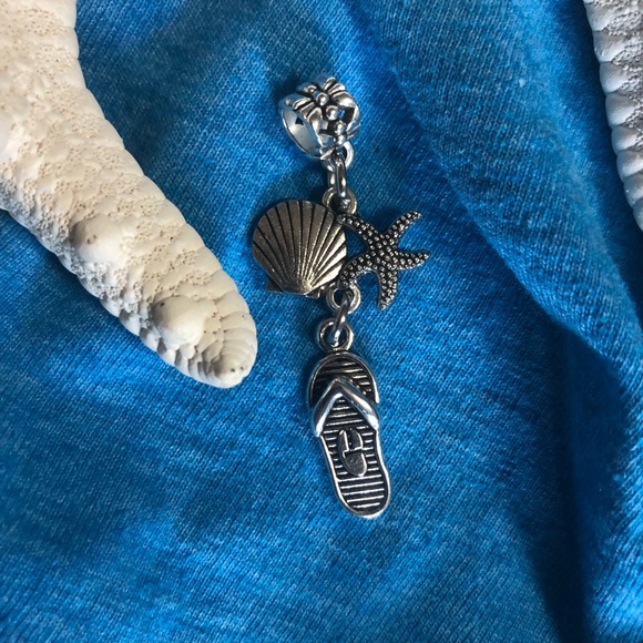NWT, Handmade by A Charmed Life. Silver Bail with Ocean Themed Charms - Picture 4 of 7